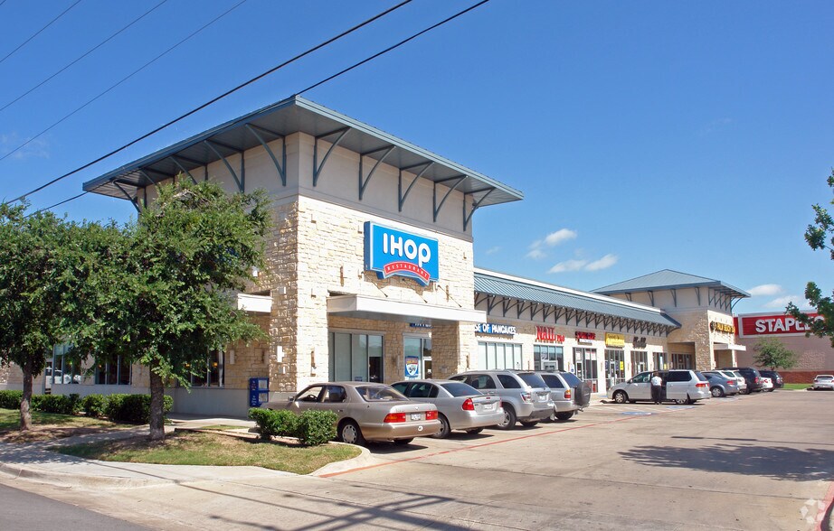 More Photos Of 1664 S University Dr, Fort Worth General Retail For Lease