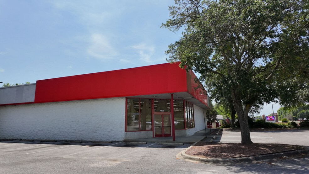 More Photos Of 4537 HIGHWAY 90, Pace General Retail For Sale