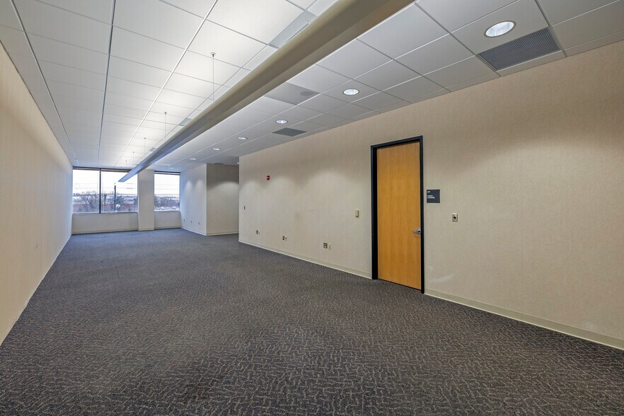 More Photos Of 760 Washington Ave, Carlstadt Light Distribution For Lease