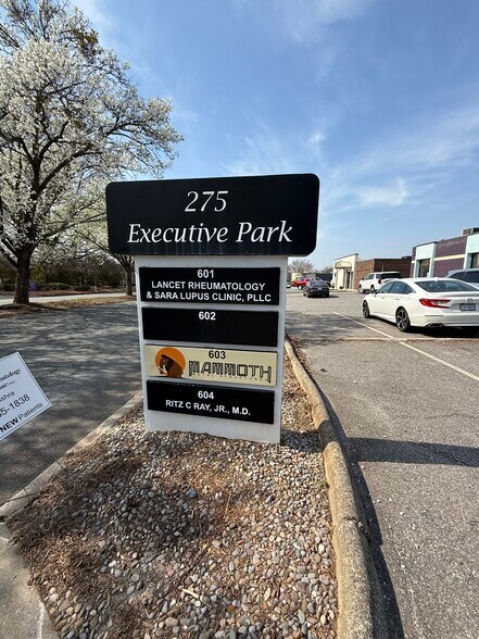 More Photos Of 275 Executive Park Blvd, Winston-Salem Medical For Lease
