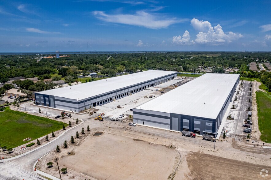 More Photos Of 830 17th St E, Palmetto Unknown For Lease