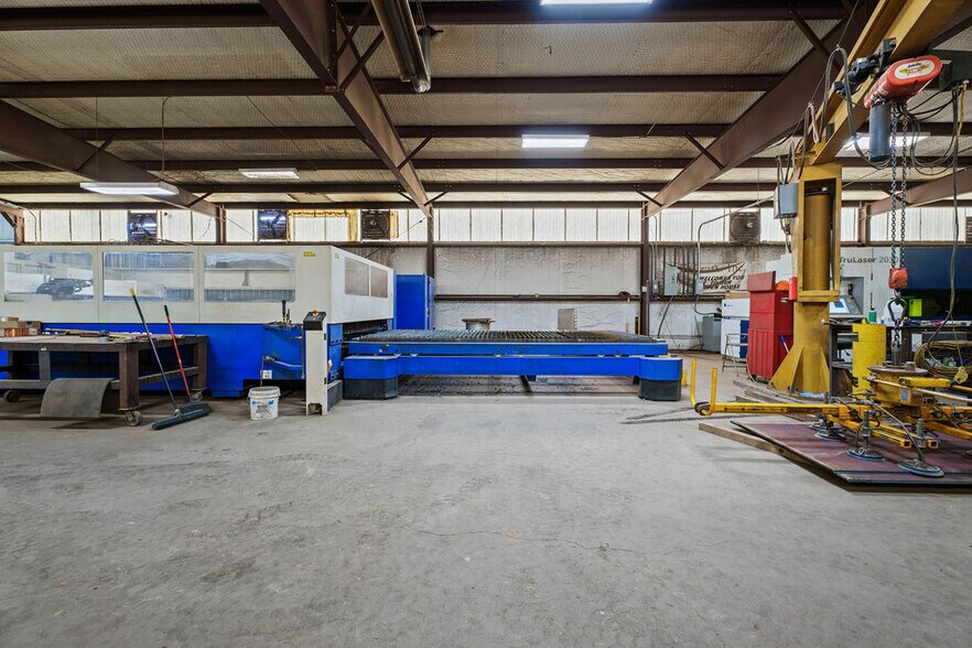 More Photos Of 3917 Clovis Rd, Lubbock Warehouse For Lease