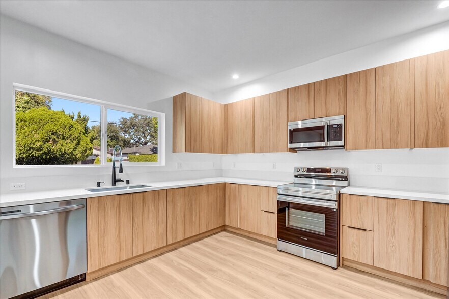 More Photos Of 7322 Newcastle Ave, Reseda Apartments For Sale