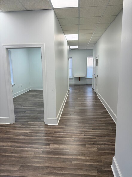 More Photos Of 1211 W Main St, Richmond Storefront Retail Office For Lease