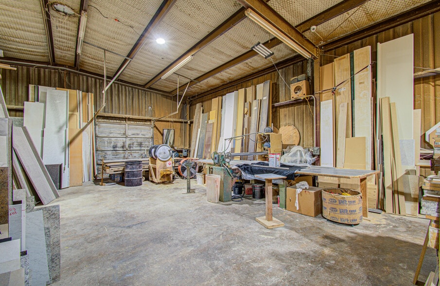More Photos Of 7571 Morley St, Houston Warehouse For Sale