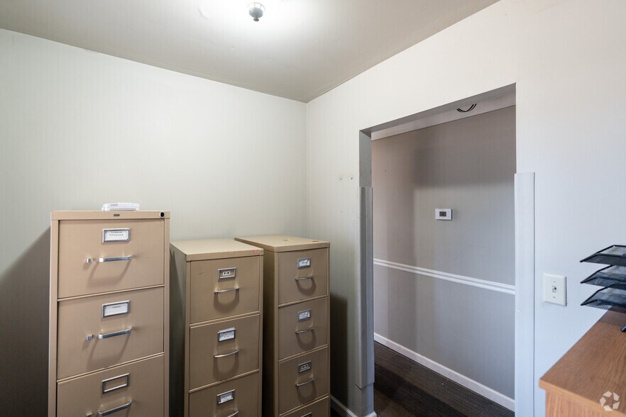 More Photos Of 1613 Ronald Dr, Raleigh Auto Dealership For Sale