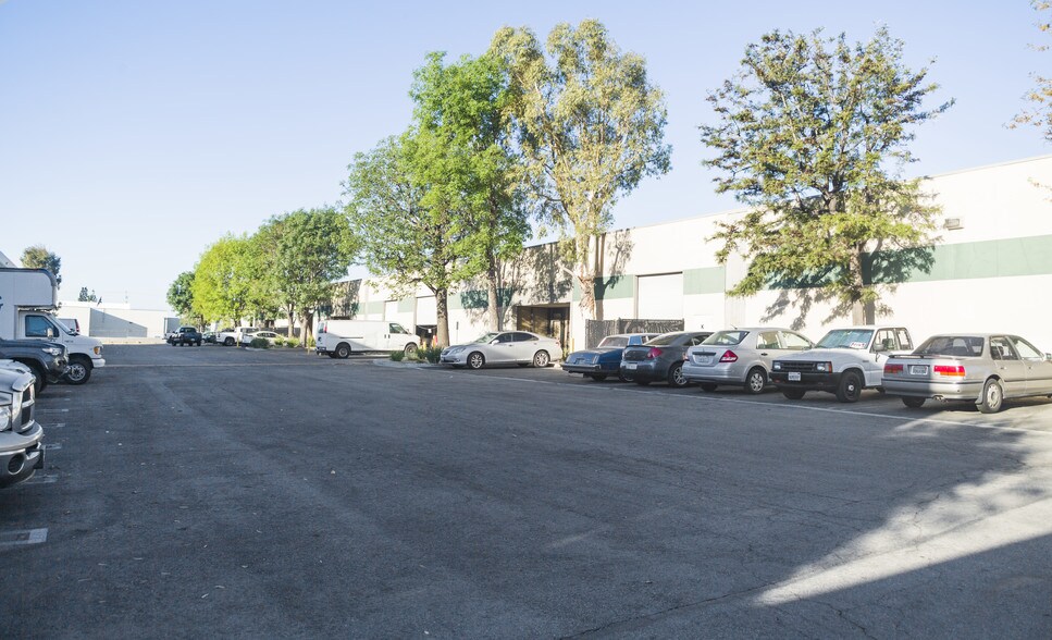 More Photos Of 12701 Van Nuys Blvd, Pacoima Warehouse For Lease