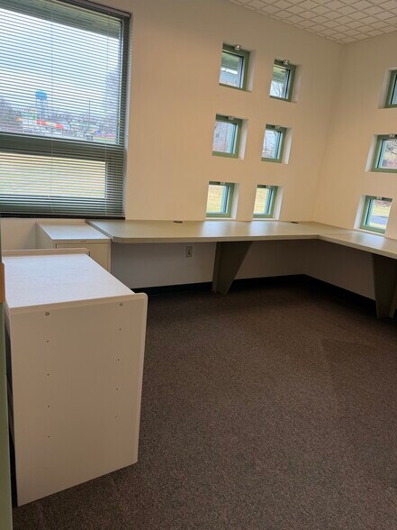 More Photos Of 4203 Route 66, Apollo Storefront Retail Office For Lease