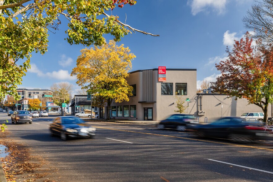 More Photos Of 3902 NE Sandy Blvd, Portland Office For Lease