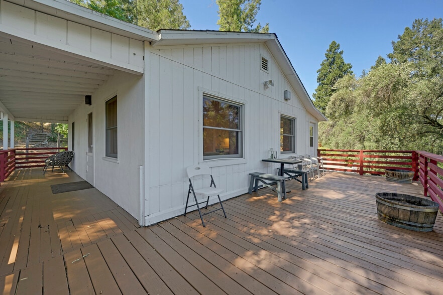 More Photos Of 1423-1425 Foothill, Calistoga Apartments For Sale