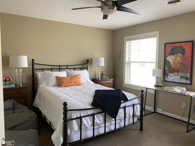 More Photos Of 2111-2115 E 12th St, Davenport Apartments For Sale