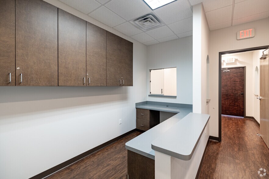 More Photos Of 13774 Plantation Rd, Fort Myers Medical For Lease