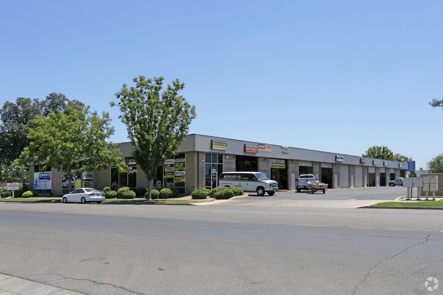 More Photos Of 1623 E Main St, Visalia Warehouse For Lease