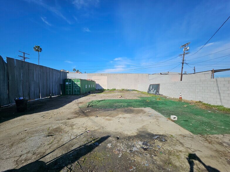 More Photos Of 6825 Crenshaw Blvd, Los Angeles General Retail For Sale