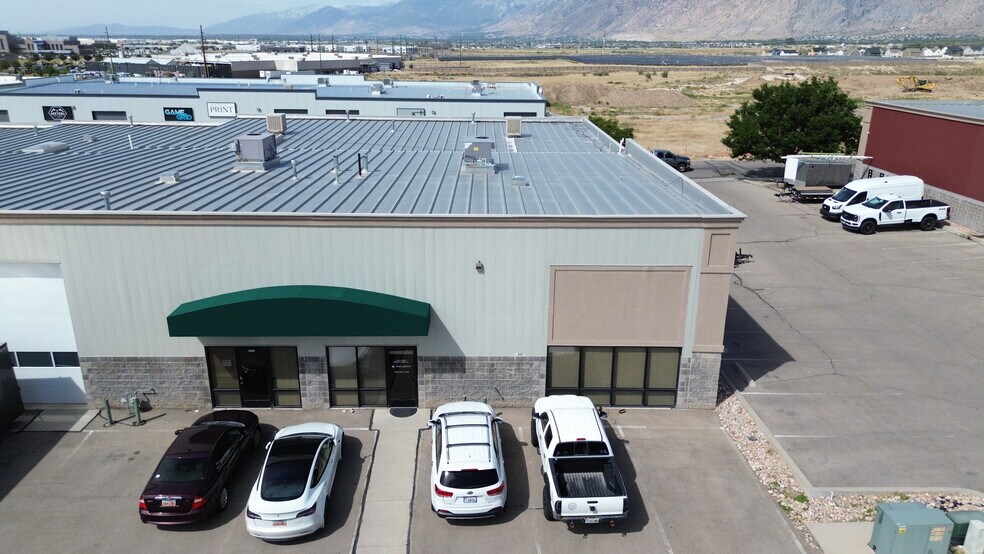 More Photos Of 1169 E 1010 N, Spanish Fork Showroom For Sale