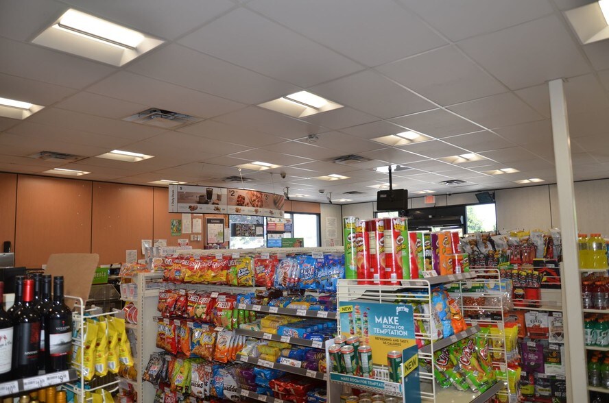 More Photos Of 8232-8254 White Oak Ave, Northridge Freestanding For Sale