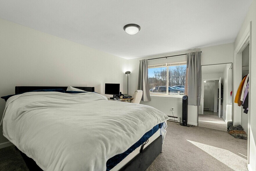 More Photos Of 1669-1671 Main St, Leicester Apartments For Sale