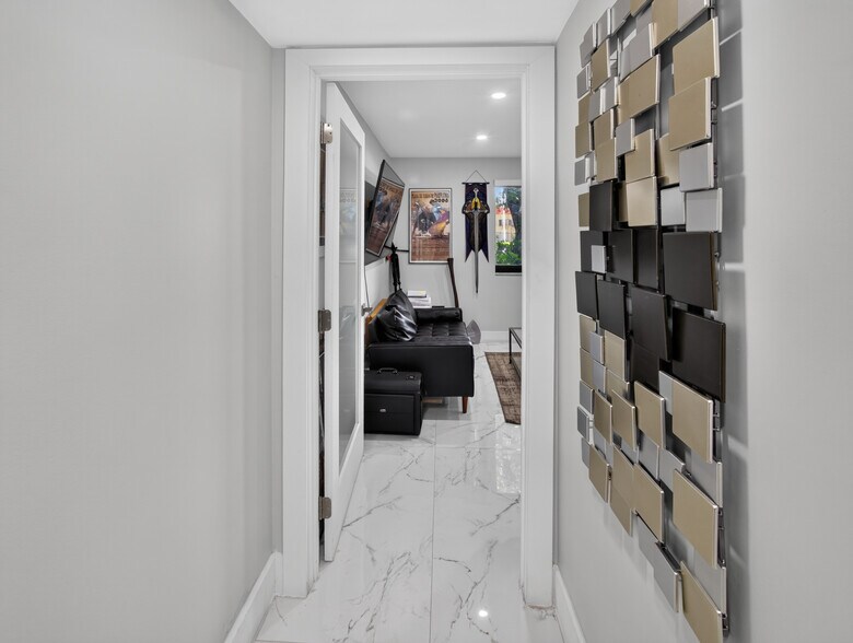 More Photos Of 10717 Sw 104th St, Miami Office For Sale