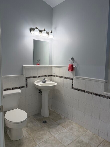 More Photos Of 2708-2722 S Redwood Rd, Salt Lake City Office For Lease