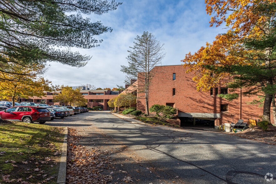 More Photos Of 7-57 Wells Ave, Newton Office For Sale