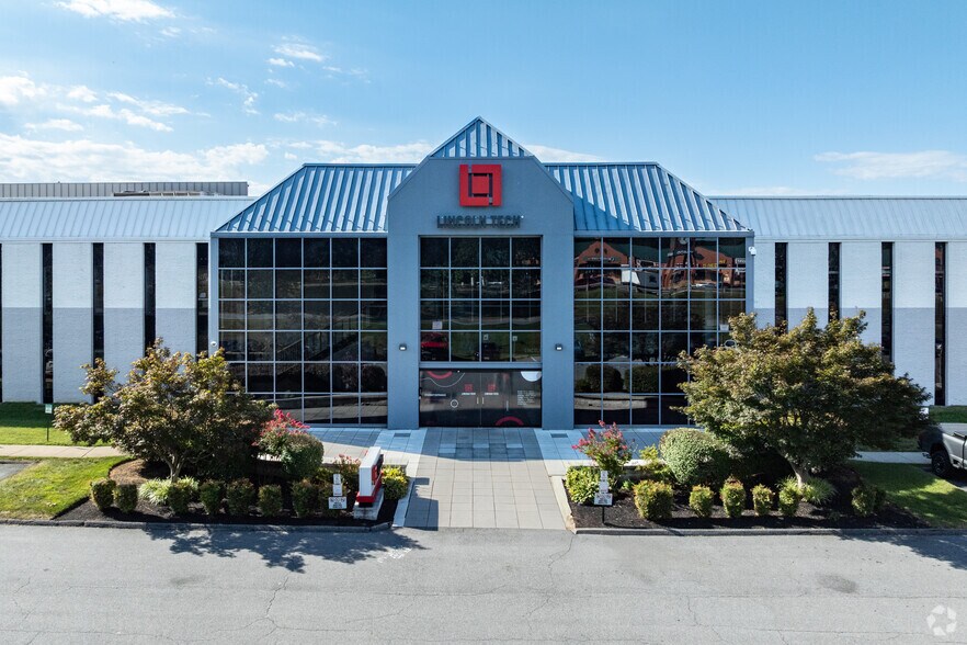 More Photos Of 9325 Snowden River Pky, Columbia Warehouse For Lease