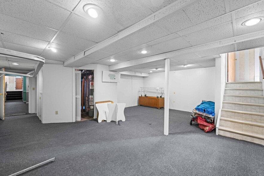 More Photos Of 1975 Seneca St, Buffalo Office For Sale