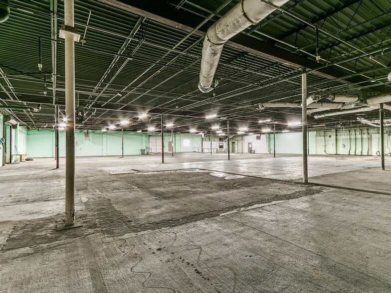 More Photos Of 6310 E 13th St, Tulsa Manufacturing For Sale