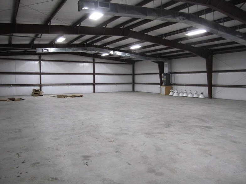More Photos Of 7529 Blimp Base Rd, Hitchcock Warehouse For Lease