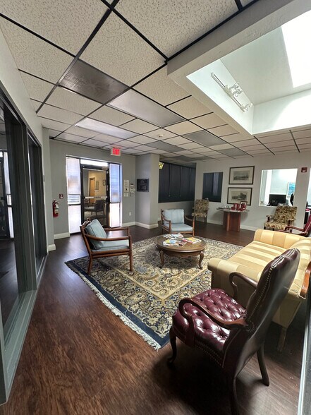 More Photos Of 2505 N Central Ave, Phoenix Office For Sale