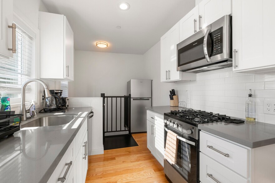 More Photos Of 1628 Tyler St, Berkeley Apartments For Sale