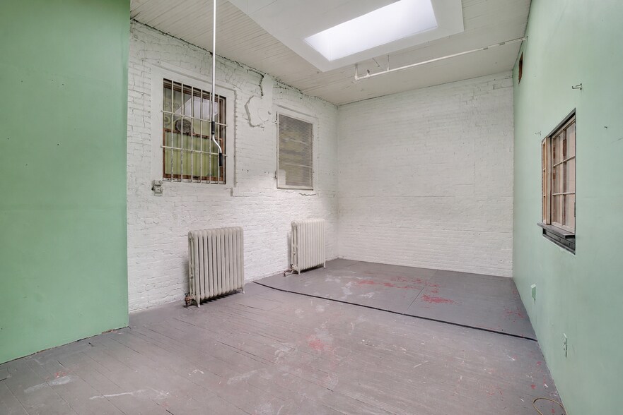 More Photos Of 45 Broadway, Brooklyn Storefront Retail Residential For Lease