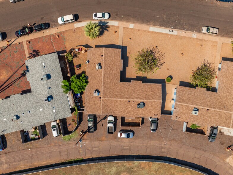 More Photos Of 7019 N 76th Ave, Glendale Apartments For Sale