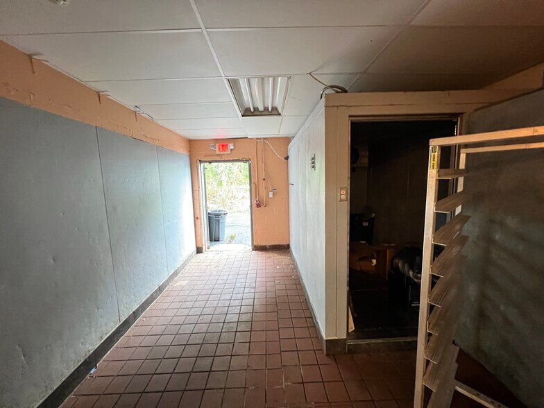 More Photos Of 5185 State Route 30, Greensburg Restaurant For Lease
