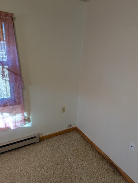 More Photos Of 340 Elm St E, Canova Sports And Entertainment For Sale