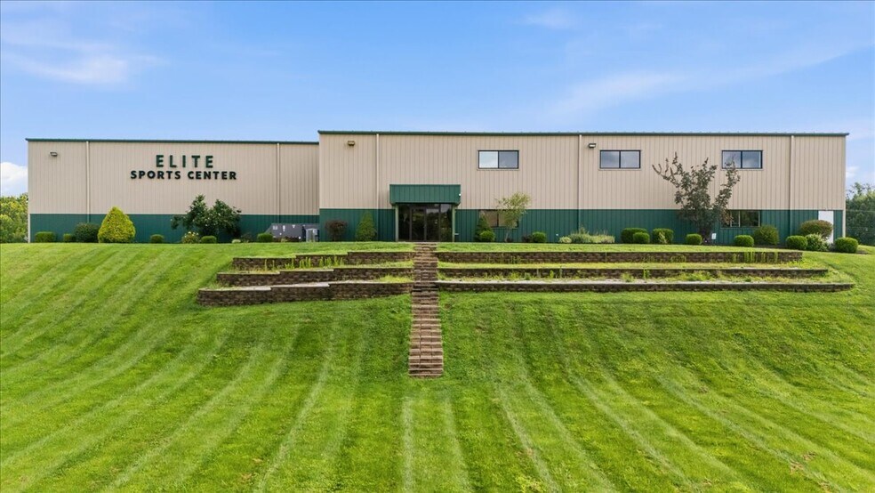 More Photos Of 2000 1st Ave, Parkersburg General Retail For Sale