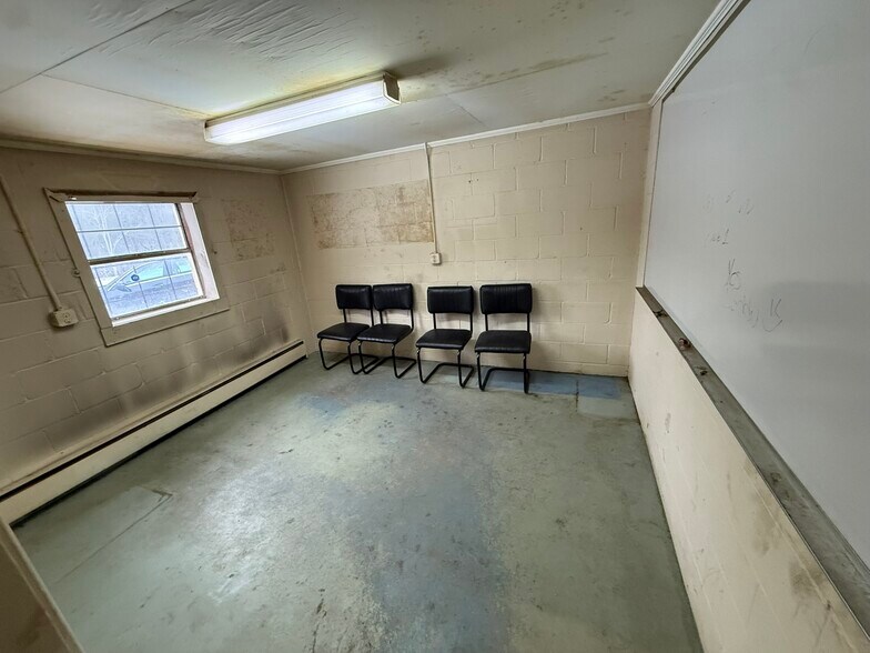 More Photos Of 11990 NE Sate Route 800, Magnolia Industrial For Lease