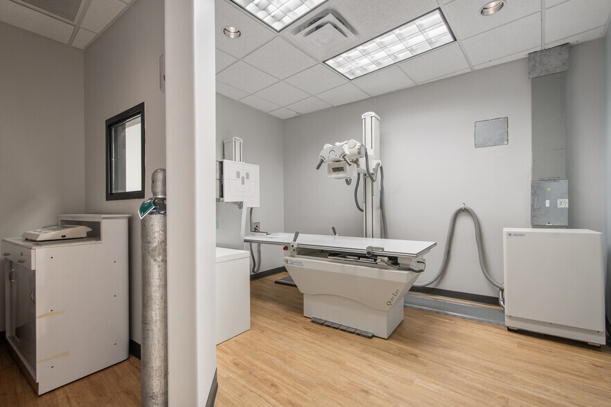 More Photos Of 9582 W Colonial Dr, Ocoee Medical For Lease