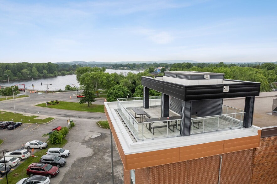 More Photos Of 15 Boul Gréber, Gatineau Office For Sale
