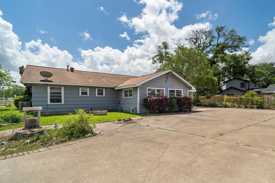 More Photos Of 7833 Almeda Genoa Rd, Houston Land For Sale