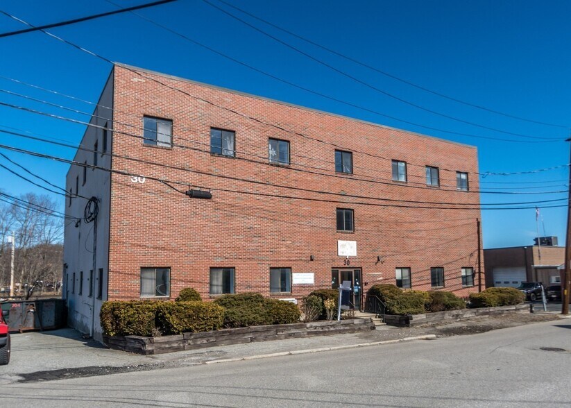 Primary Photo Of 30 Clematis Ave, Waltham Flex For Sale