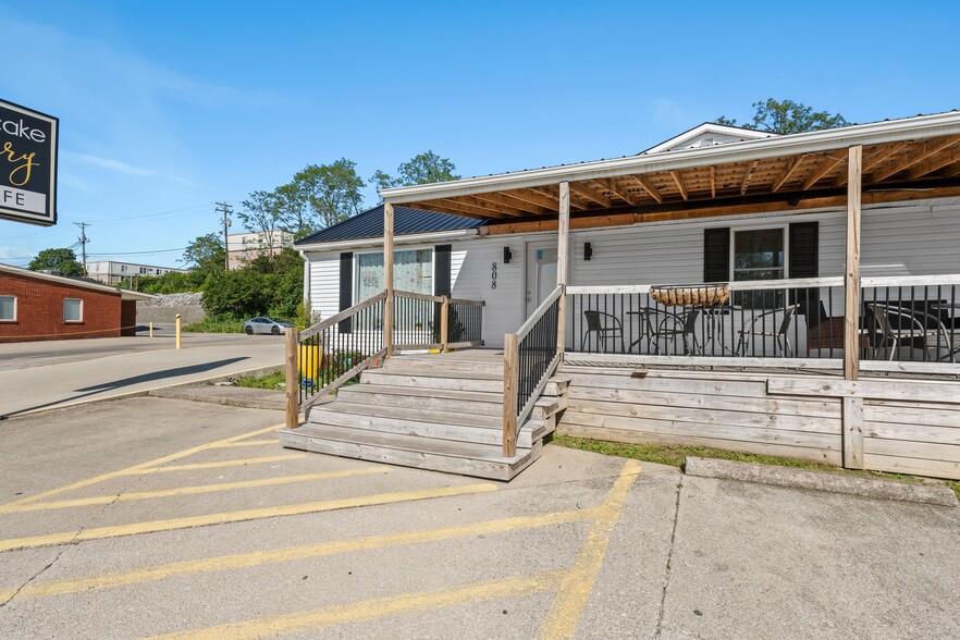 More Photos Of 808 Bypass Rd, Winchester Freestanding For Sale