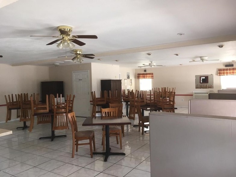 More Photos Of 413 Elm St, Welaka Freestanding For Sale