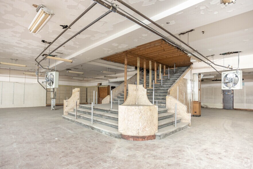 More Photos Of 17-21 N Pearl St, Albany Office For Sale