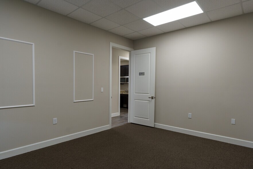More Photos Of 25145 Star Lane, Katy Medical For Sale