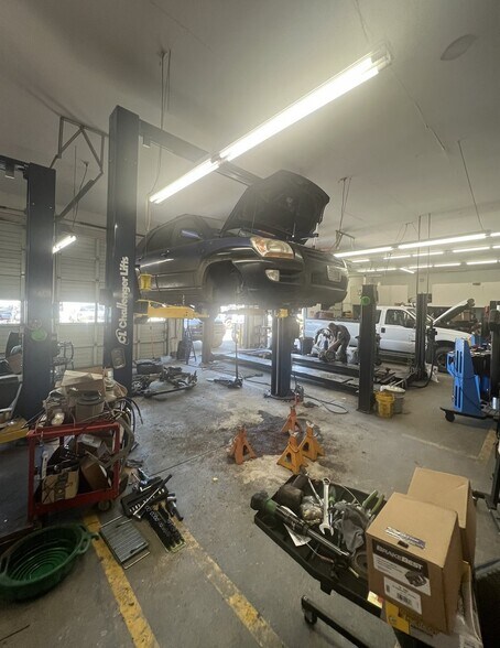 More Photos Of 711 Spruce St, Myrtle Point Auto Repair For Sale