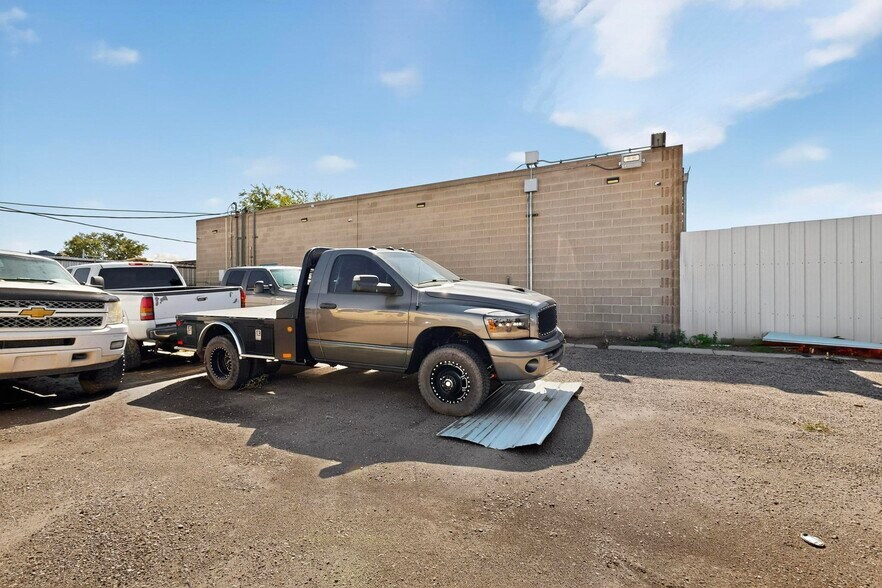 More Photos Of 2105 Aztec Rd NE, Albuquerque Warehouse For Sale