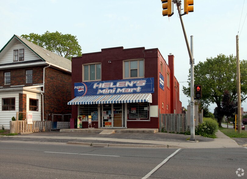 Primary Photo Of 166 Adelaide Ave, Oshawa Storefront Retail Residential For Sale