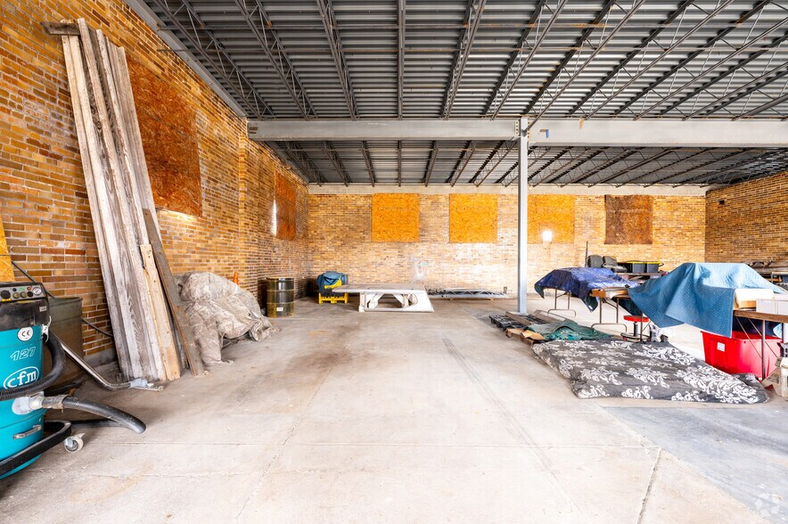 More Photos Of 229 W 1st St, Bloomington Restaurant For Lease