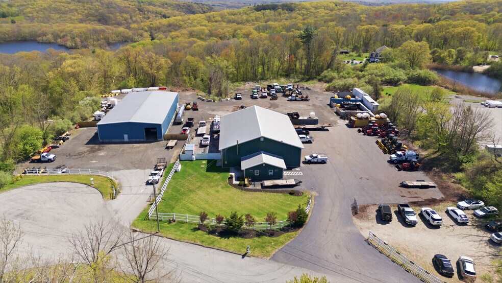 More Photos Of 11 Tyler Dr, North Franklin Showroom For Sale