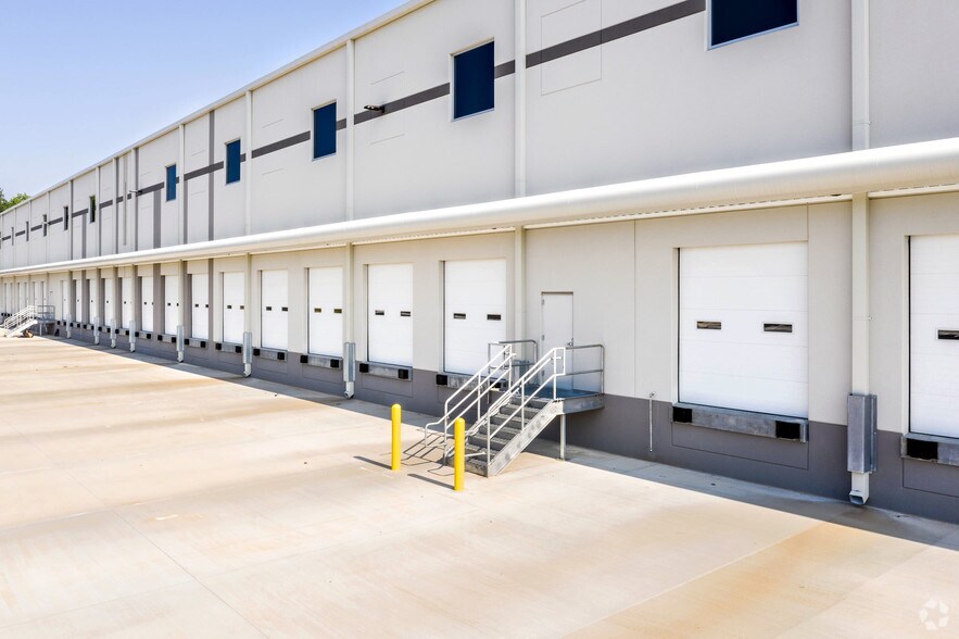 More Photos Of 550 Hartman Rd, Austell Warehouse For Lease